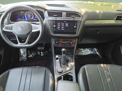 Used 2024 Volkswagen Tiguan SE AWD/4WD image 15