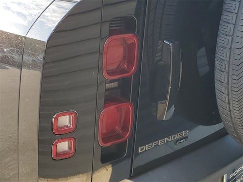 Used 2021 Land Rover Defender 110 X-Dynamic HSE image 16