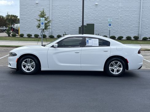 Used 2022 Dodge Charger SXT RWD image 6