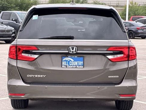 Used 2023 Honda Odyssey Touring image 5