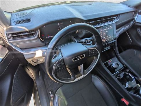 Used 2021 Jeep Grand Cherokee L Laredo image 11