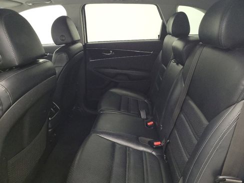 Used 2020 Kia Sorento EX AWD/4WD image 18