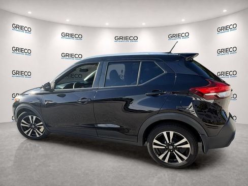 Used 2018 Nissan Kicks SV w/ Exterior Electronics Package FWD image 5
