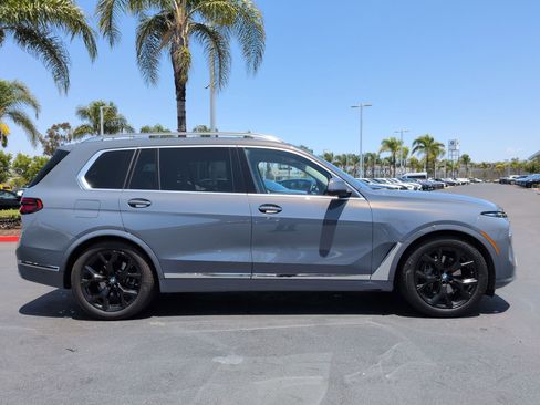 Used 2024 BMW X7 xDrive40i w/ Premium Package AWD/4WD image 11