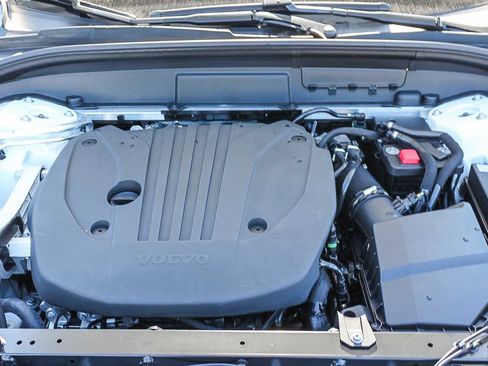 New 2026 Volvo XC60 B5 Plus w/ Climate Package PRO image 14