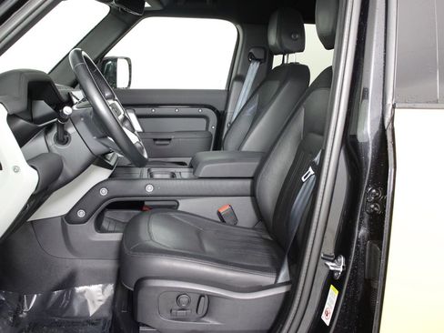 Used 2022 Land Rover Defender 110 X-Dynamic SE image 31