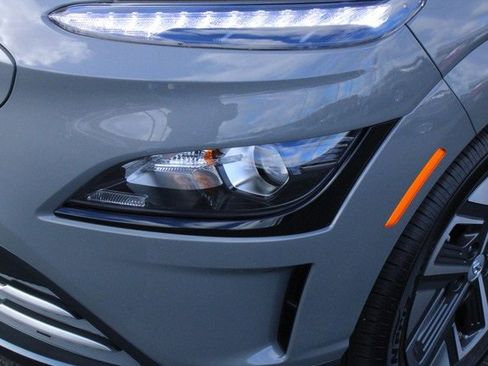 Used 2023 Hyundai Kona SEL w/ Cargo Package image 9