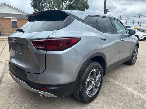 Used 2025 Chevrolet Blazer LT FWD image 6