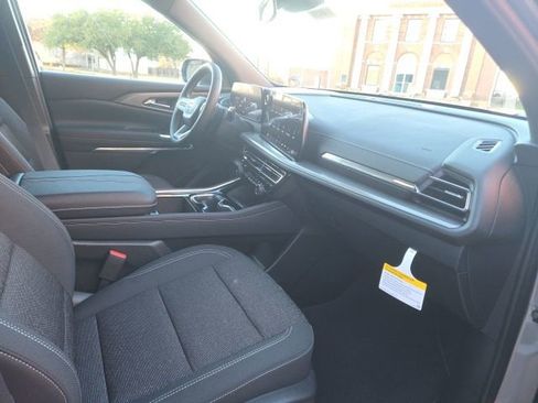 New 2026 Chevrolet Traverse LT w/ Midnight/Sport Edition image 16