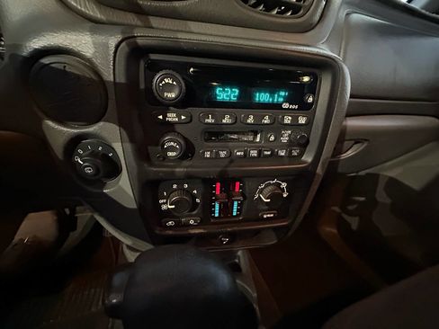 Used 2002 Chevrolet TrailBlazer LS w/ Preferred Equipment Group image 16