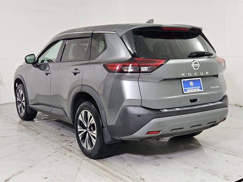 Used 2021 Nissan Rogue SV image 4