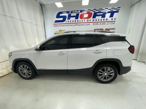 Used 2022 GMC Terrain SLT AWD/4WD image 11