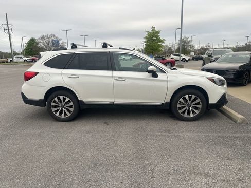 Used 2018 Subaru Outback 2.5i Touring image 5