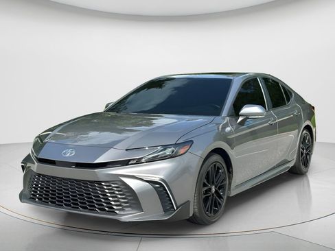 Used 2025 Toyota Camry SE w/ Multimedia Upgrade Package FWD image 1