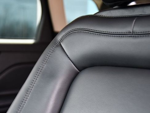 Used 2023 Lincoln Corsair AWD image 14