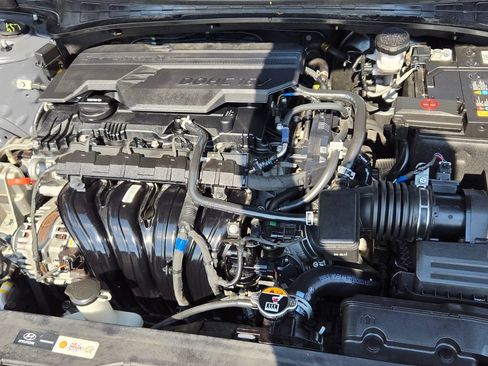 Used 2024 Hyundai Elantra SEL FWD image 10