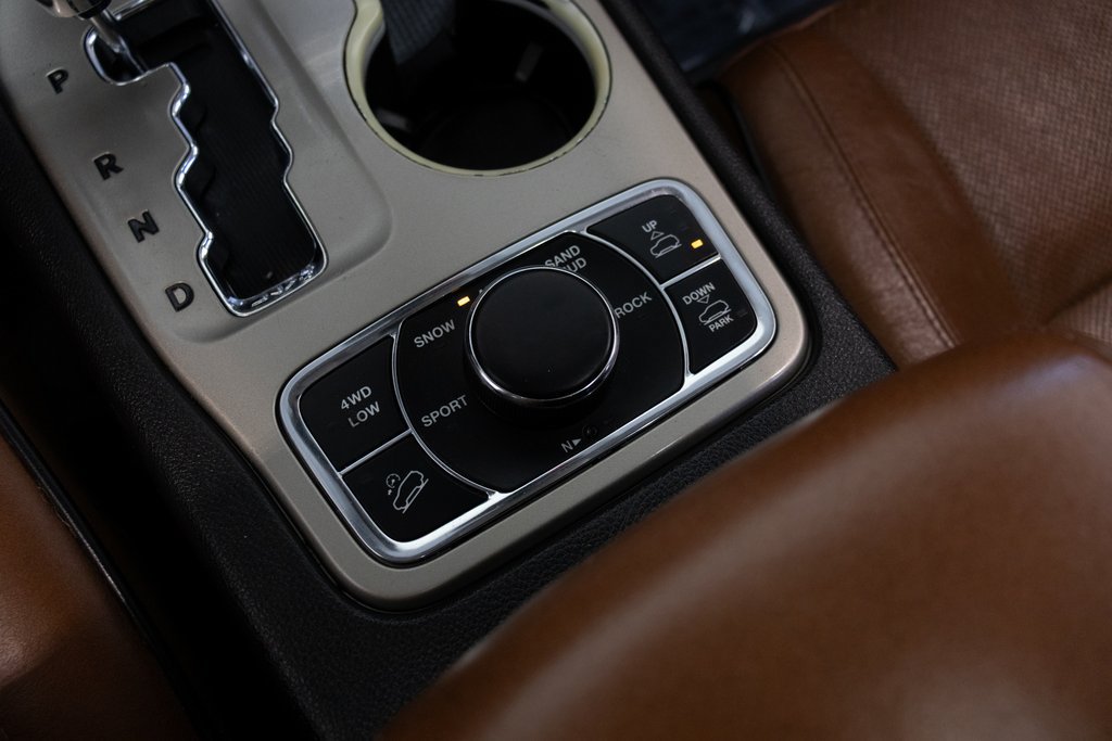 Used 2012 Jeep Grand Cherokee Overland AWD/4WD image 34