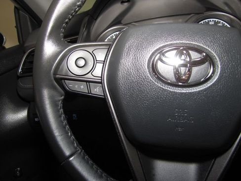 Used 2024 Toyota Camry SE image 5