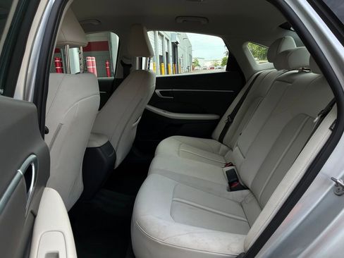 Used 2025 Hyundai Sonata SEL FWD image 12