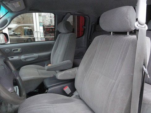 Used 2000 Toyota Tundra SR5 image 11