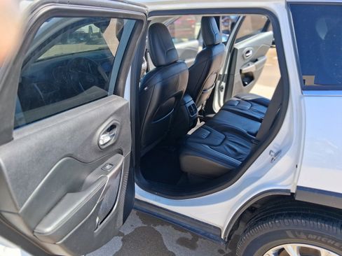 Used 2021 Jeep Cherokee Latitude Lux AWD/4WD image 15