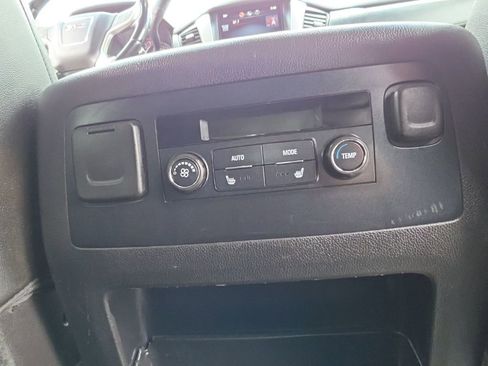 Used 2015 GMC Yukon SLT w/ HD Trailering Package image 29