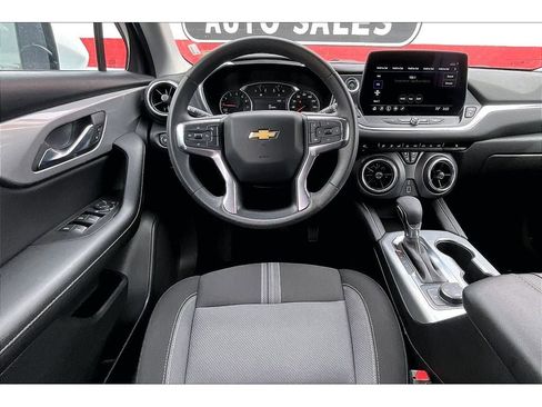 Used 2025 Chevrolet Blazer LT AWD/4WD image 6