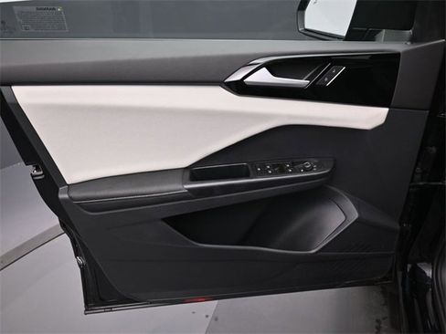 Certified 2025 Volkswagen Taos S image 10