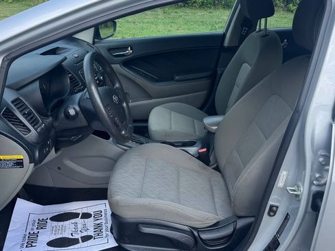Used 2016 Kia Forte LX FWD image 14
