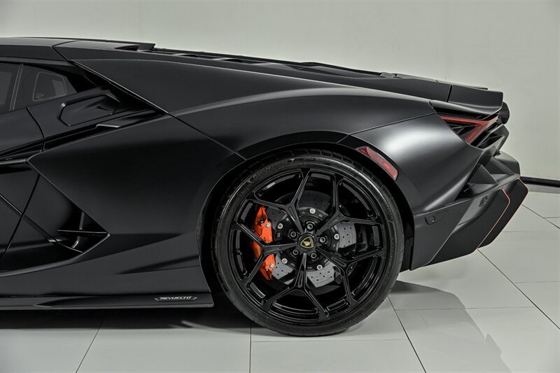 Used 2024 Lamborghini Revuelto AWD/4WD image 11