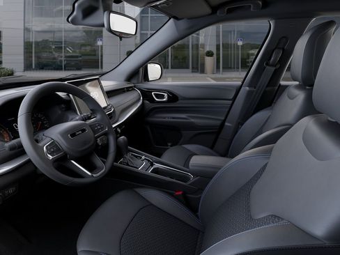 New 2026 Jeep Compass Latitude image 22