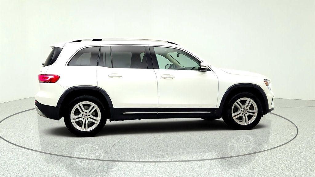 Used 2023 Mercedes-Benz GLB 250 4MATIC image 4