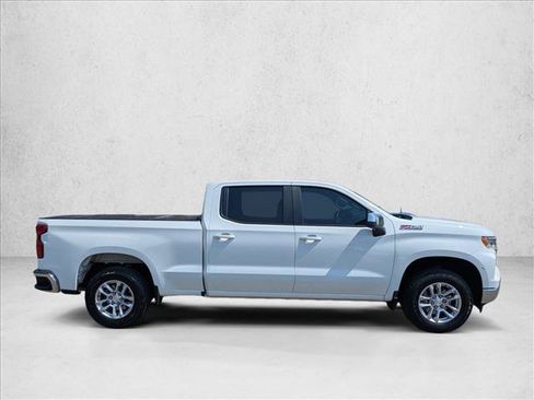 Used 2023 Chevrolet Silverado 1500 LT w/ Z71 Off-Road Package AWD/4WD image 4