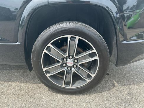 Used 2019 GMC Acadia Denali w/ Technology Package AWD/4WD image 35