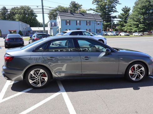 Used 2022 Audi A4 2.0T Premium Plus w/ Premium Plus Package AWD/4WD image 4