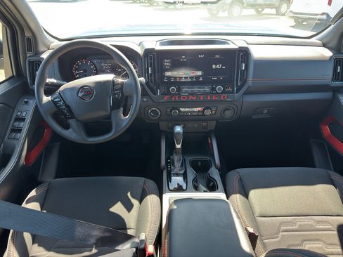Used 2025 Nissan Frontier PRO-4X image 11