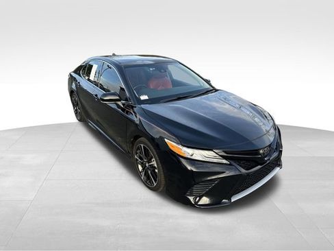 Used 2020 Toyota Camry XSE image 7