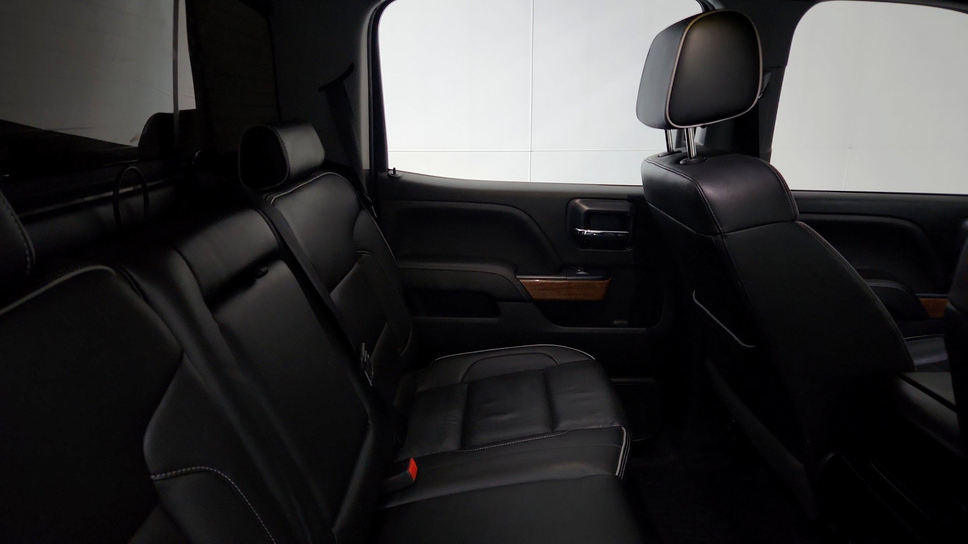 Used 2018 Chevrolet Silverado 1500 High Country AWD/4WD image 27