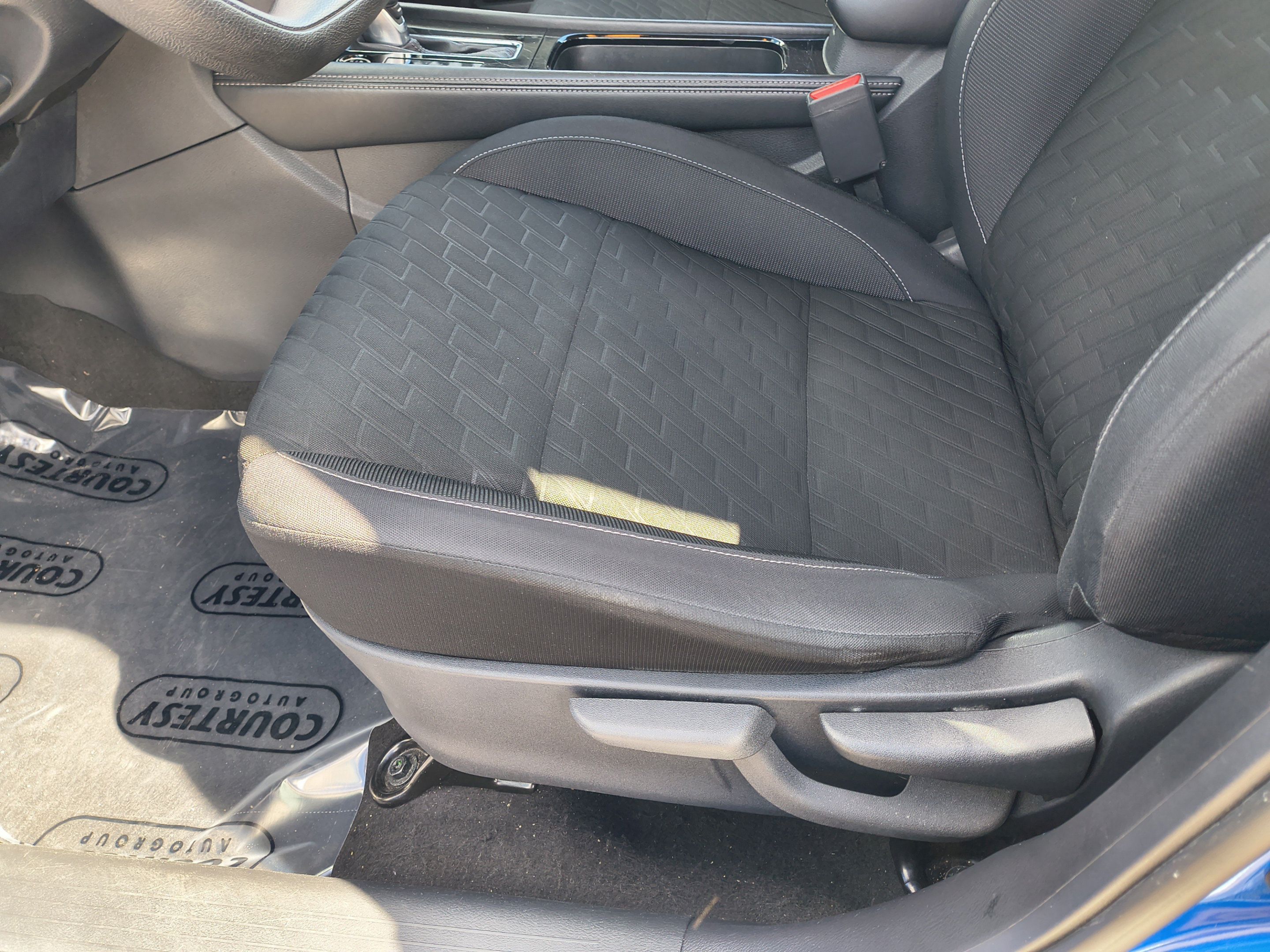 Used 2022 Nissan Kicks SV FWD image 23