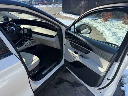 New 2026 Lincoln Nautilus Reserve image 11