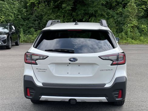 Certified 2021 Subaru Outback Limited AWD/4WD image 4