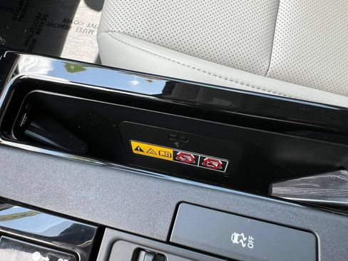 Used 2025 Toyota Prius Limited FWD image 42