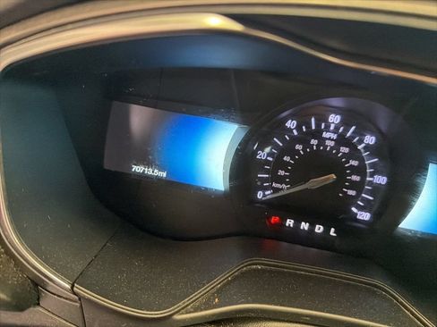 Used 2020 Ford Fusion SE FWD image 4