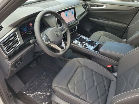 New 2026 Volkswagen Atlas Cross Sport SE FWD image 7