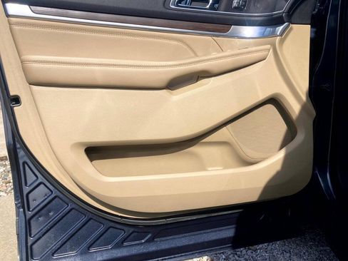 Used 2017 Ford Explorer Limited w/ Equipment Group 301A FWD image 24