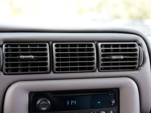 Used 2004 Oldsmobile Silhouette GL image 29