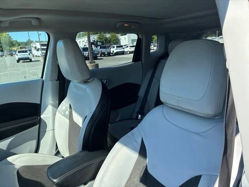 Used 2020 Jeep Compass Latitude FWD image 6