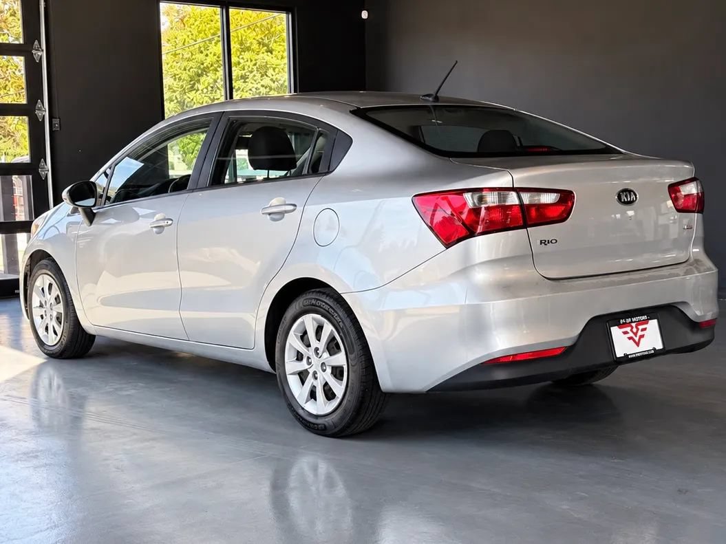 Used 2017 Kia Rio LX w/ Power Package FWD image 4