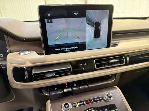 Used 2021 Lincoln Aviator Reserve w/ Equipment Group 201A image 18