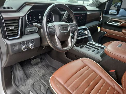 Certified 2024 GMC Sierra 3500 Denali Ultimate AWD/4WD image 10